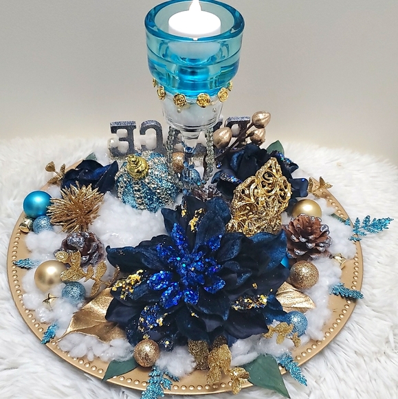 Blue and Gold Centerpiece - Picture 3 of 4